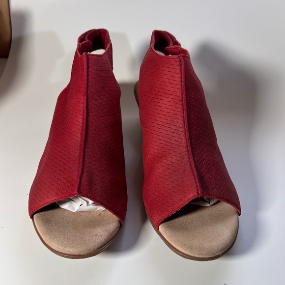 Clarks Red Suede Woven Slingback Wedge Sandals Women's 10 Comfort Shoes - Picture 2 of 14
